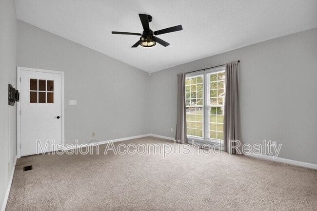 Building Photo - 3304 Redfox Rd