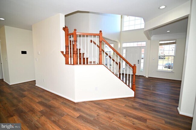 Building Photo - 7001 Chaptico Ct