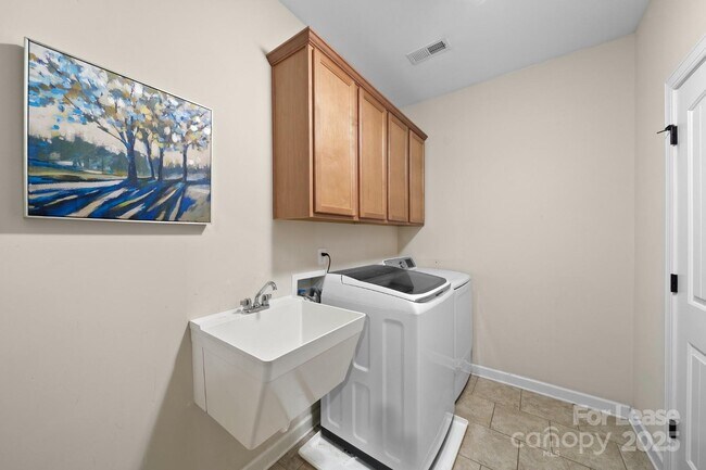 Building Photo - 1190 Arges River Dr