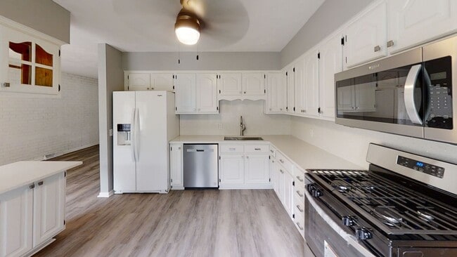 Building Photo - Available Now – 4 Bed, 3 Bath Updated Home in Coal Valley