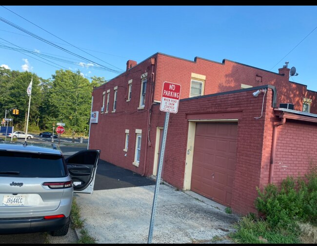 Building Photo - 500 S Main St