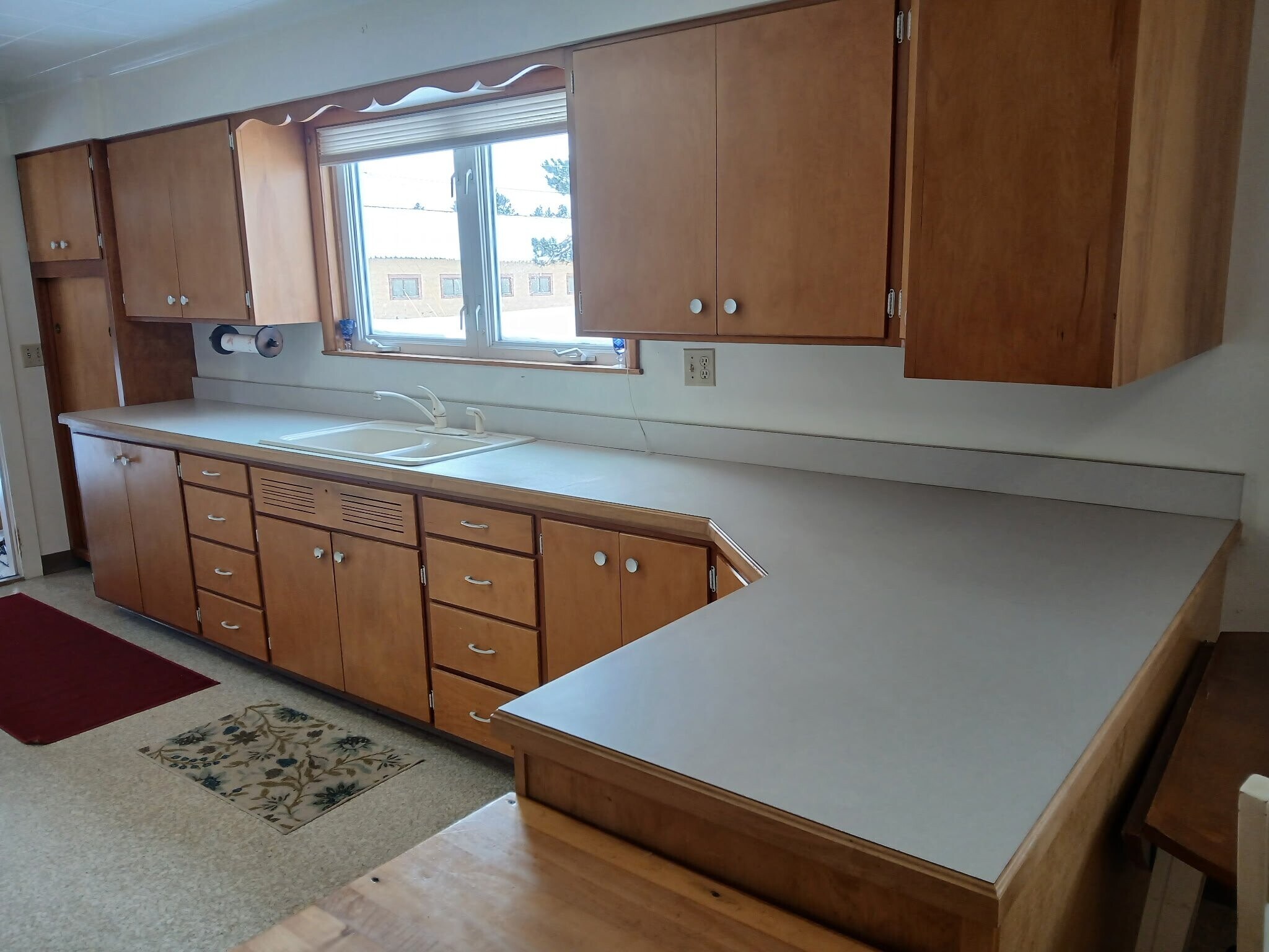 Building Photo - 321 W Mcmillan Ave