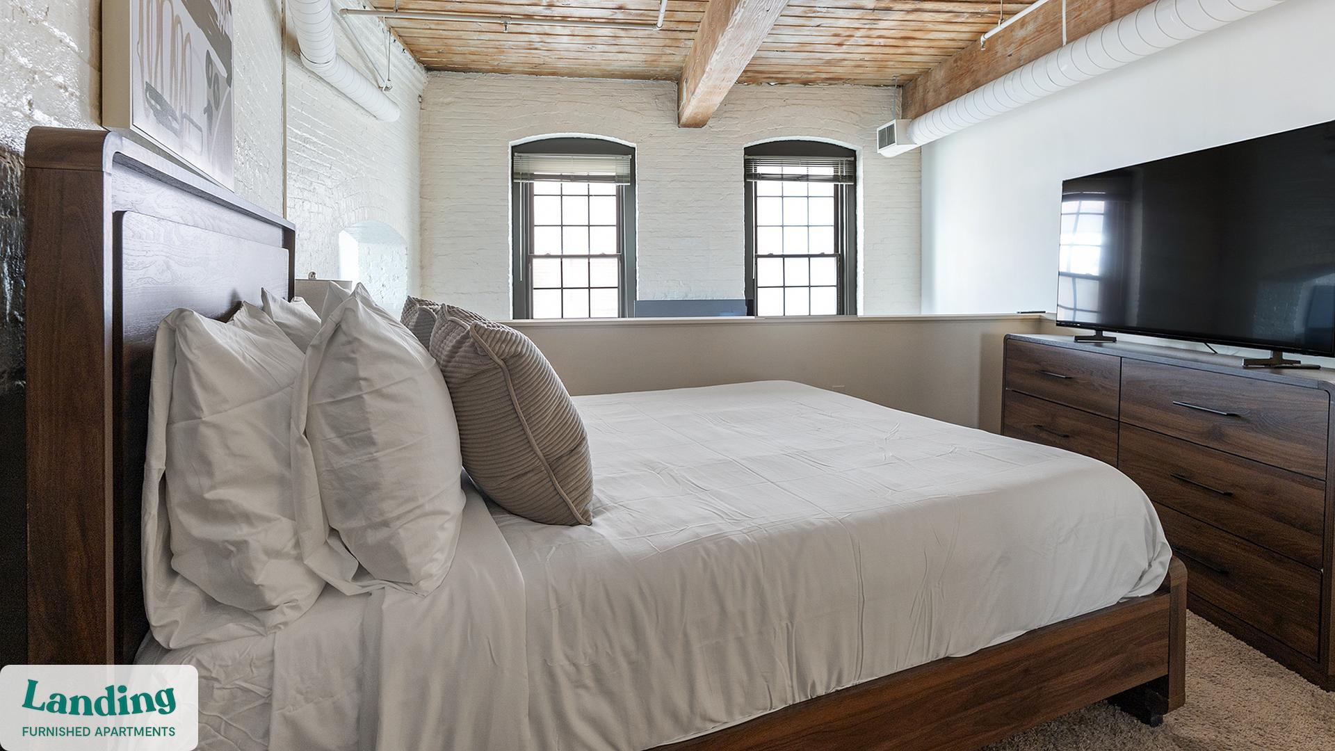 Building Photo - 121 S Fremont Ave