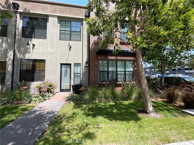 Building Photo - 501 W Maple Ave
