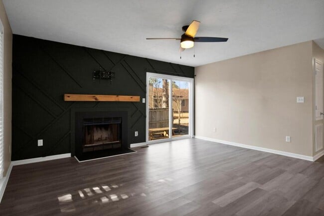 Building Photo - 3681 Highgate Dr