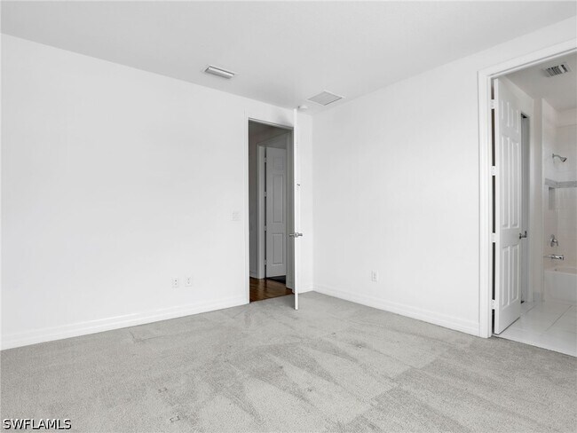 Building Photo - 10008 Chesapeake Bay Dr
