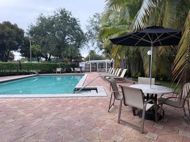 Building Photo - 2160 SW 16th Ave