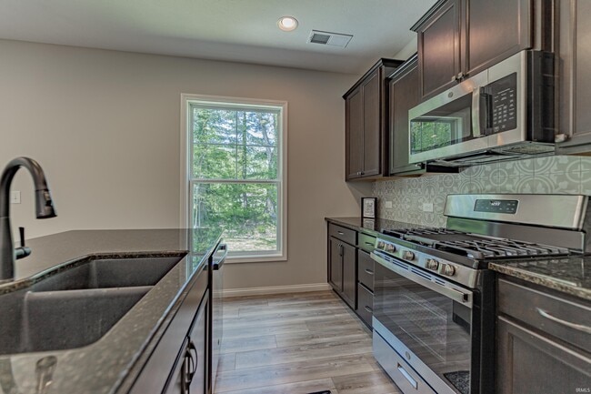 Building Photo - 9808 Blyth Dr