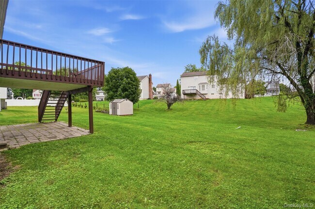 Building Photo - 17 Watkins Dr