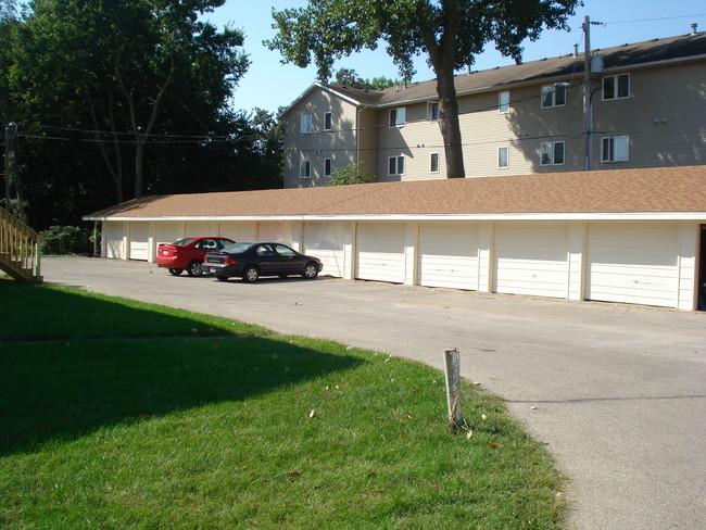 Building Photo - Walnut Apartments