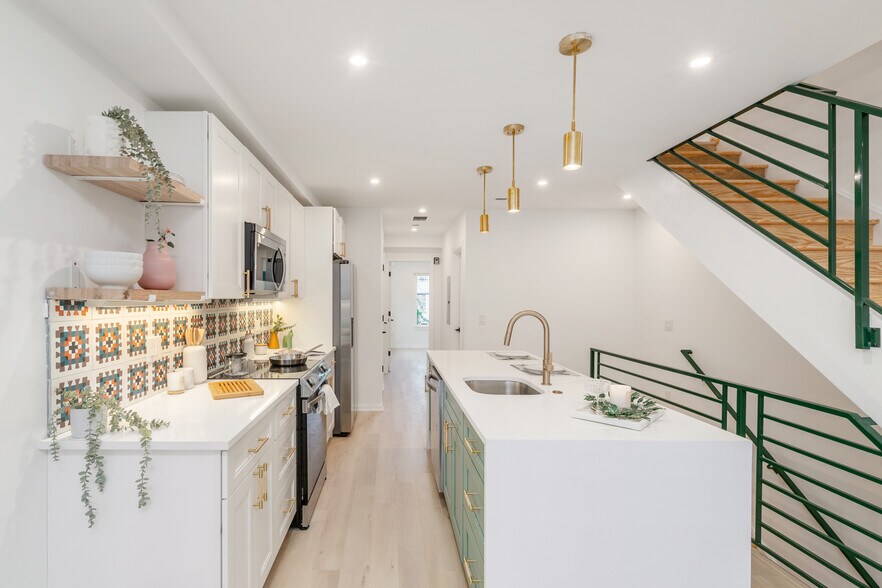 Building Photo - 1627 Fontain St