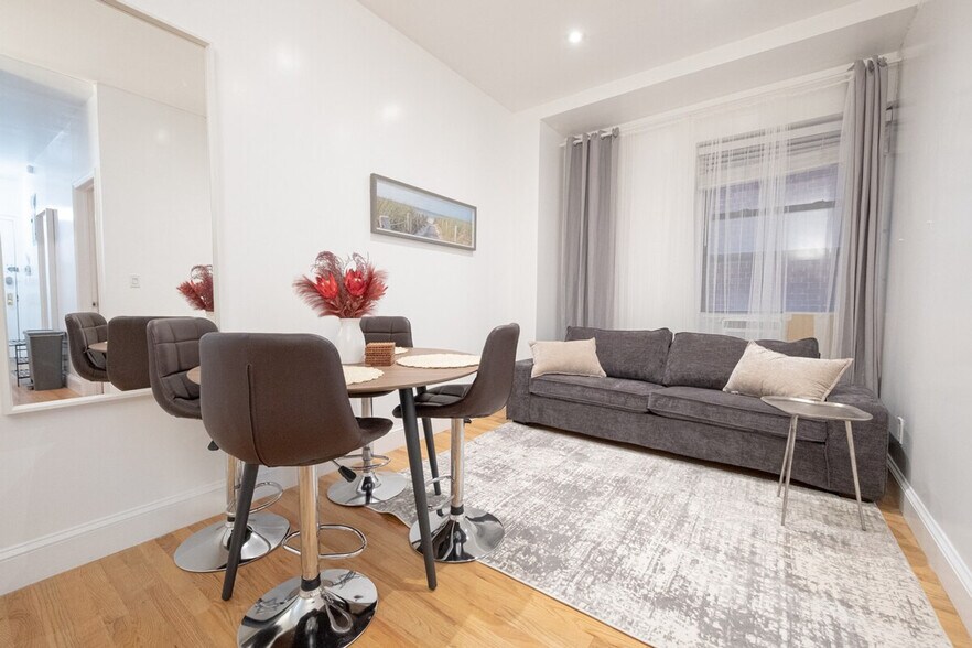 Building Photo - 230 W 113th St