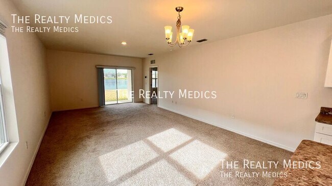 Building Photo - 522 Armoyan Wy