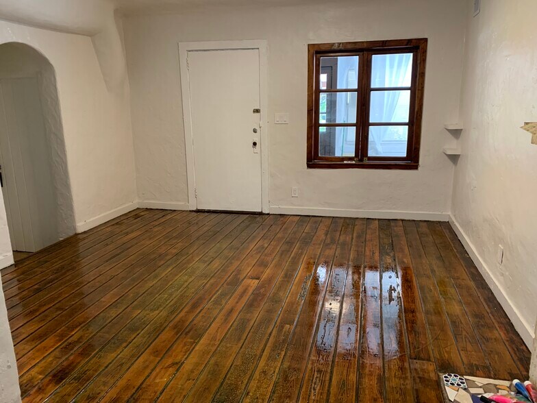 Building Photo - 12720 NE 11th Ct
