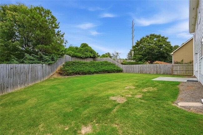 Building Photo - 3320 Pebble Ridge Ln