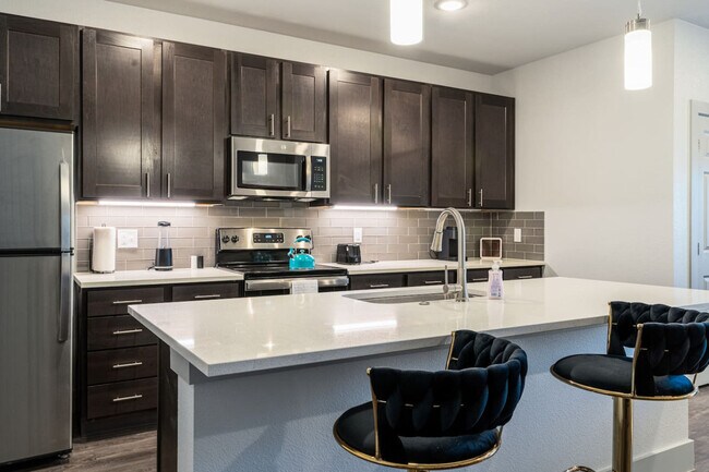 Building Photo - 3930 Westcliff Rd