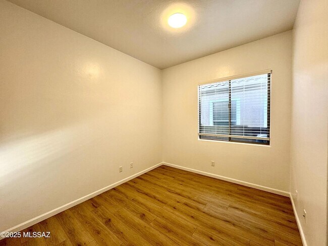 Building Photo - 13743 N High Mountain View Pl