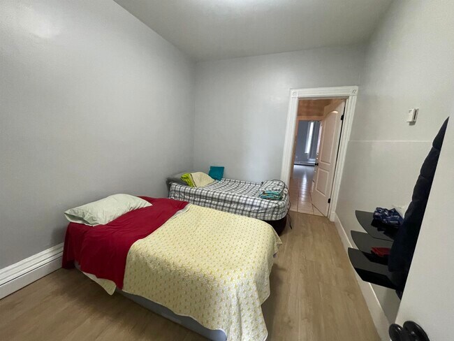 Building Photo - 2018 Bergenline Ave