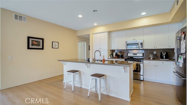 Building Photo - 13021 Central Ave