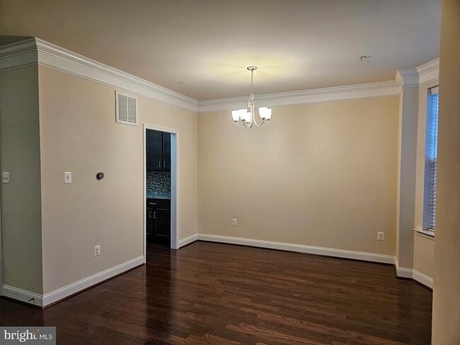 Building Photo - 6041 Maple Hill Rd