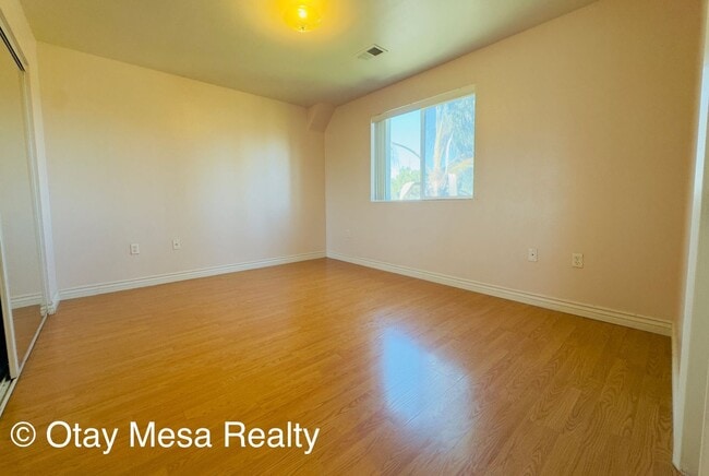 Building Photo - 1061 Saturn Blvd