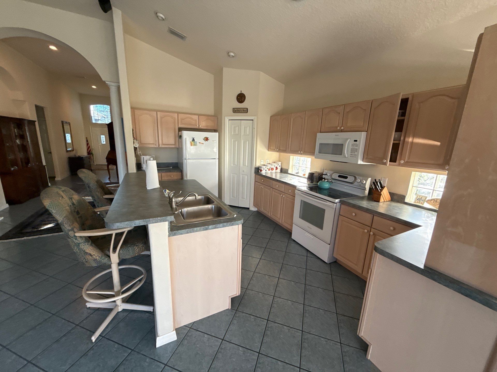 Building Photo - 30 W Doerr Path