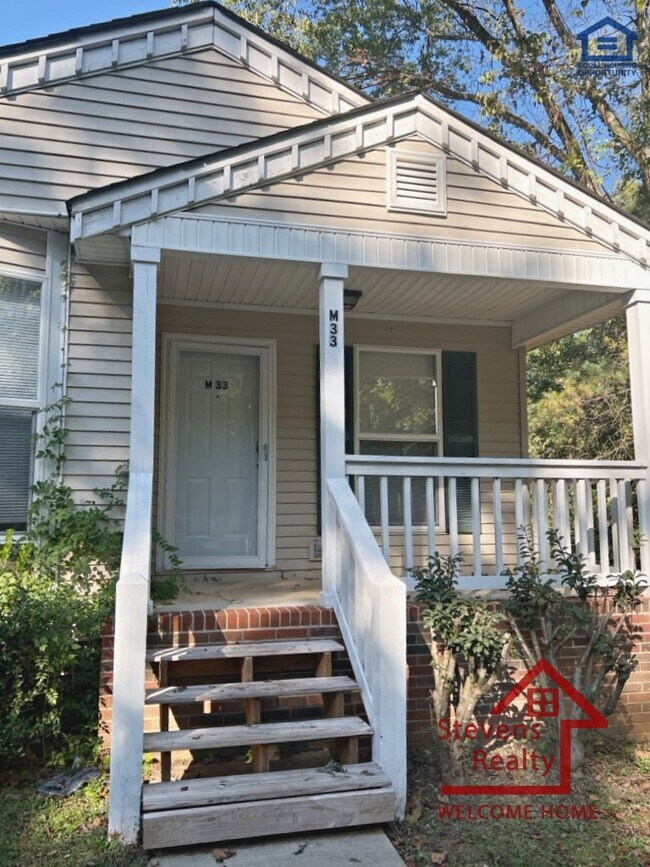 Primary Photo - 204 Vinewood Rd