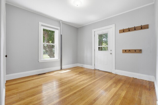 Building Photo - 181 Churchills Ln