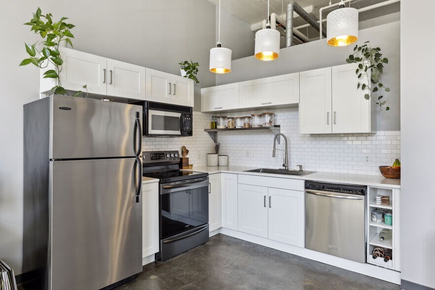 Building Photo - 500 Robert St N