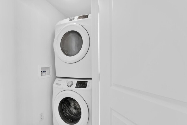 Building Photo - 99 SE Mizner Blvd