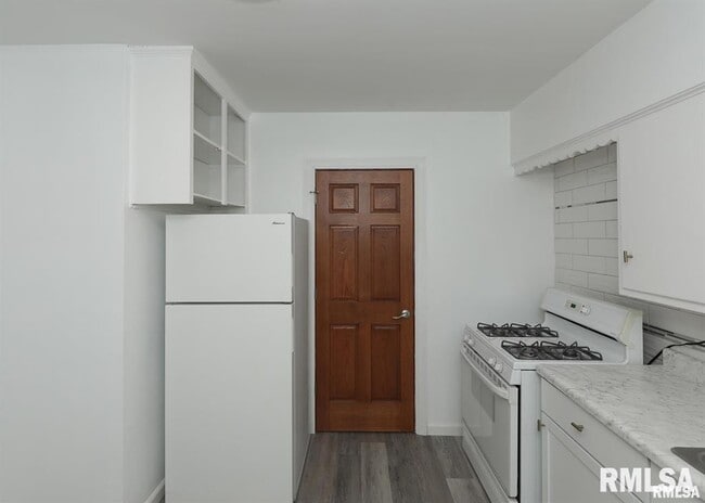 Building Photo - 609 23rd St