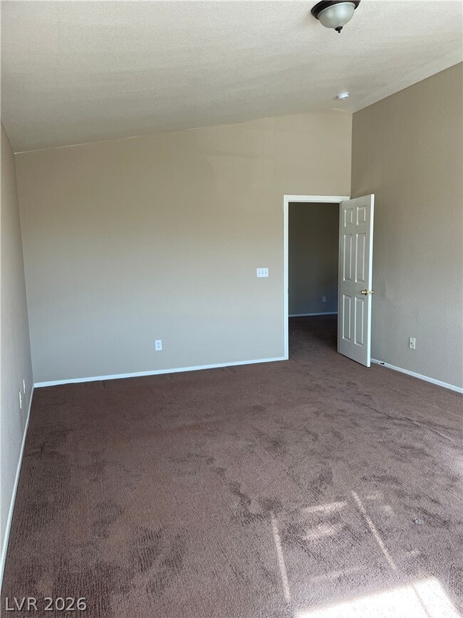 Building Photo - 3753 Hollycroft Dr