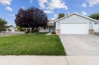 Building Photo - Wonderful 3 Bedroom Home with New Flooring and Paint