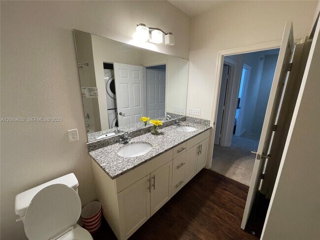 Building Photo - 3202 Cupid Pl