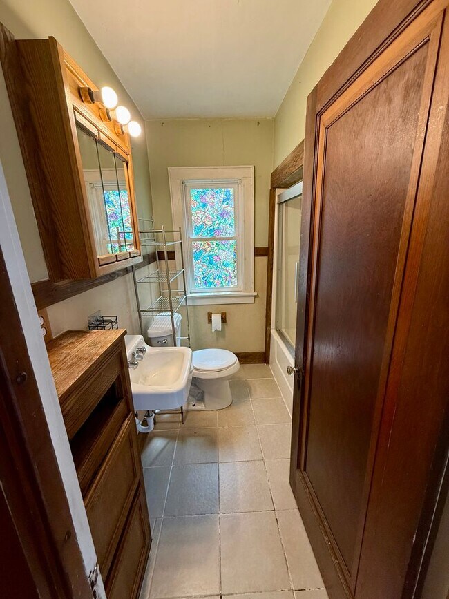 Building Photo - 3 Bed 1 Bath Single Family Home in Wausau ...