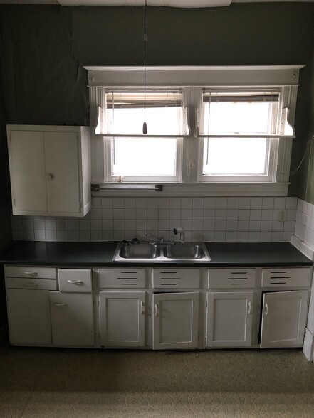 Building Photo - 2026 Alta Ave