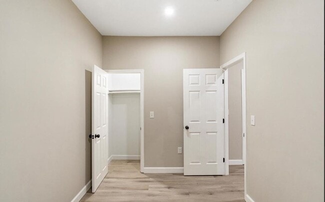 Building Photo - Luzerne