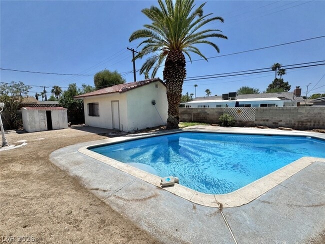 Building Photo - 2913 Colanthe Ave