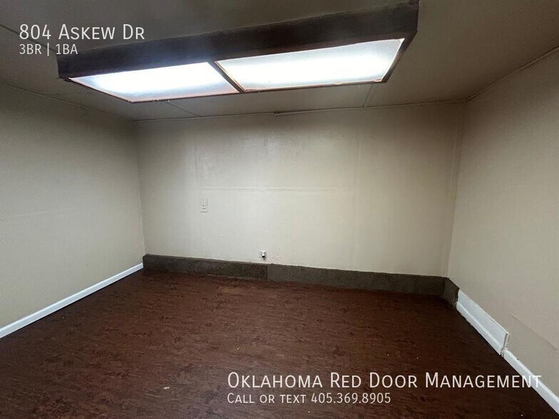 Building Photo - 804 Askew Dr