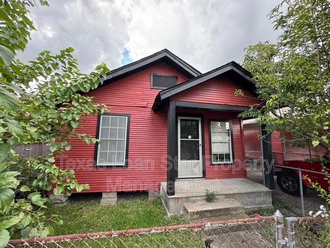 Primary Photo - 1506 Luzon St
