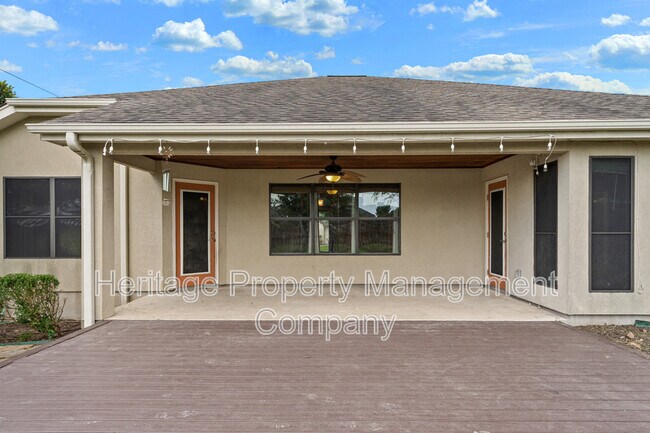 Building Photo - 1214 Sugar Land Dr