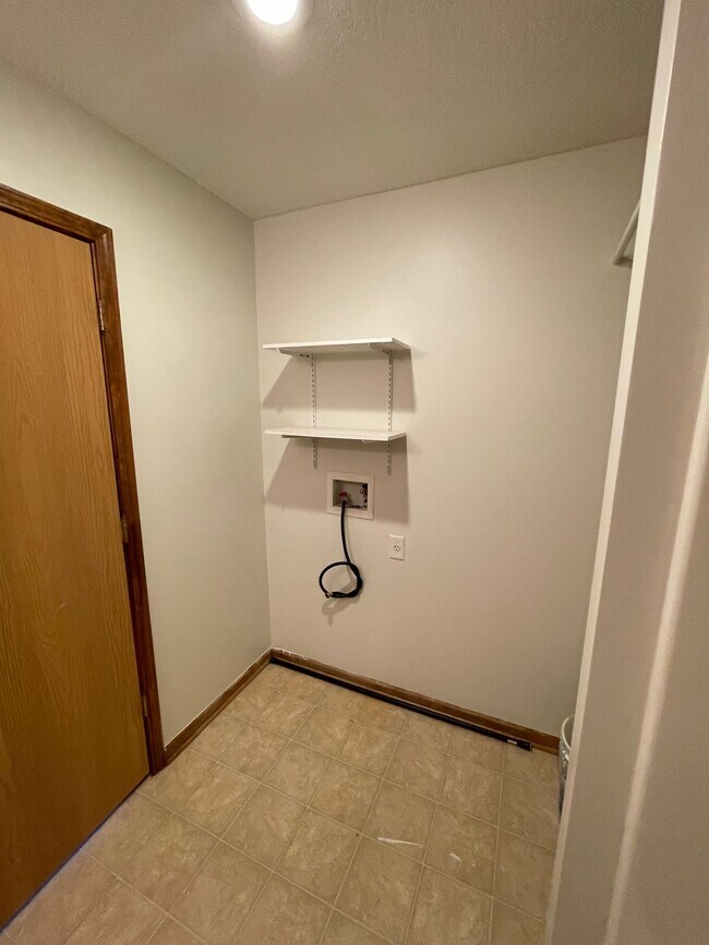 Building Photo - 917 Whitetail Ct