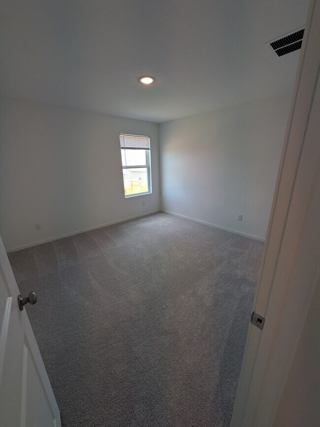 Building Photo - 8535 Willow Bend