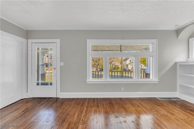 Building Photo - 3746 W 140th St