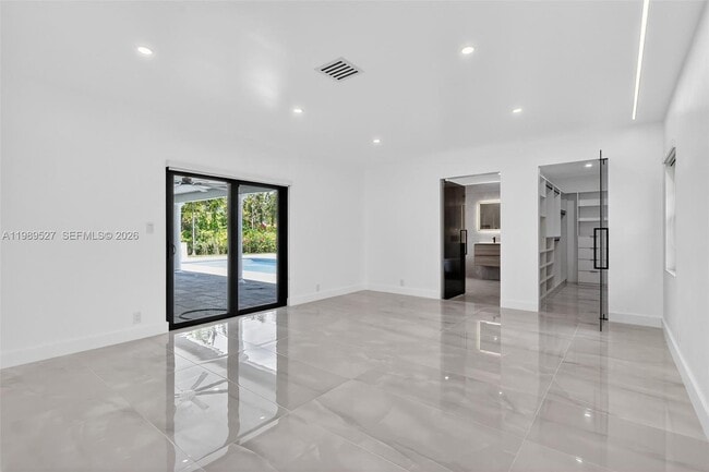 Building Photo - 607 Layne Blvd