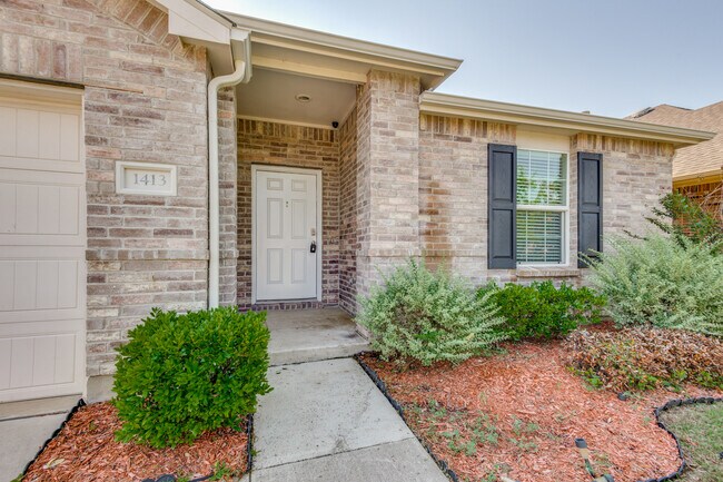 Building Photo - 1413 Lone Pine Dr