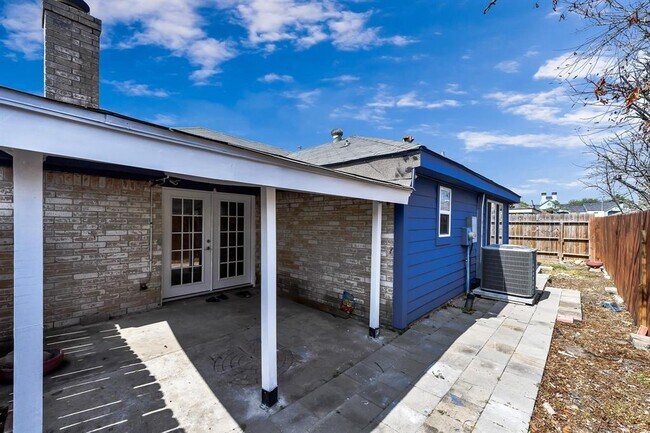 Building Photo - 11019 Willwood Dr