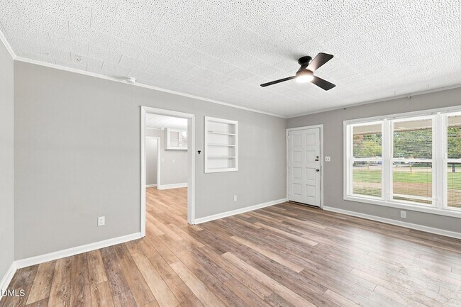 Building Photo - 1305 Erwin Rd
