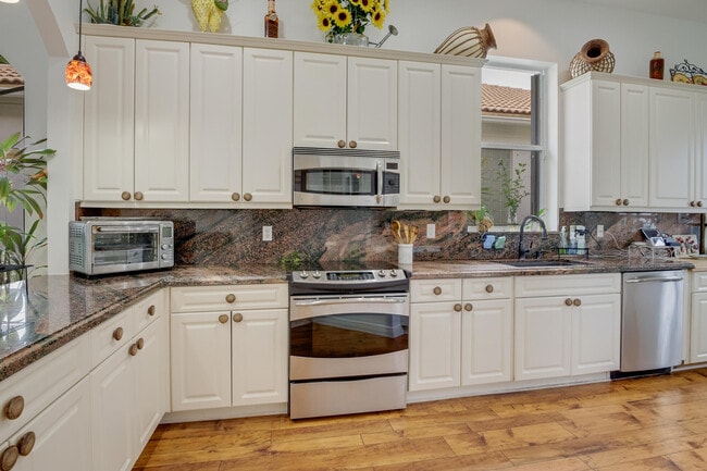 Building Photo - 6763 Rothschild Cir