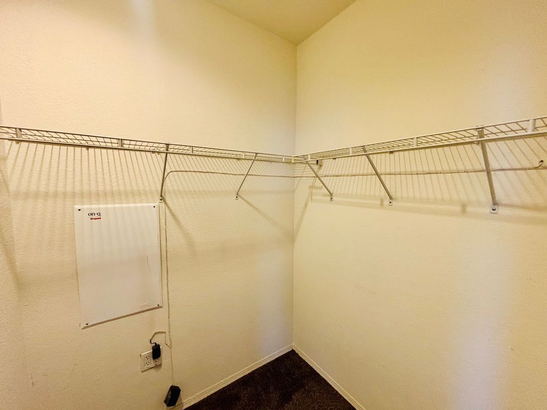 Building Photo - 5806 W Ave K-3